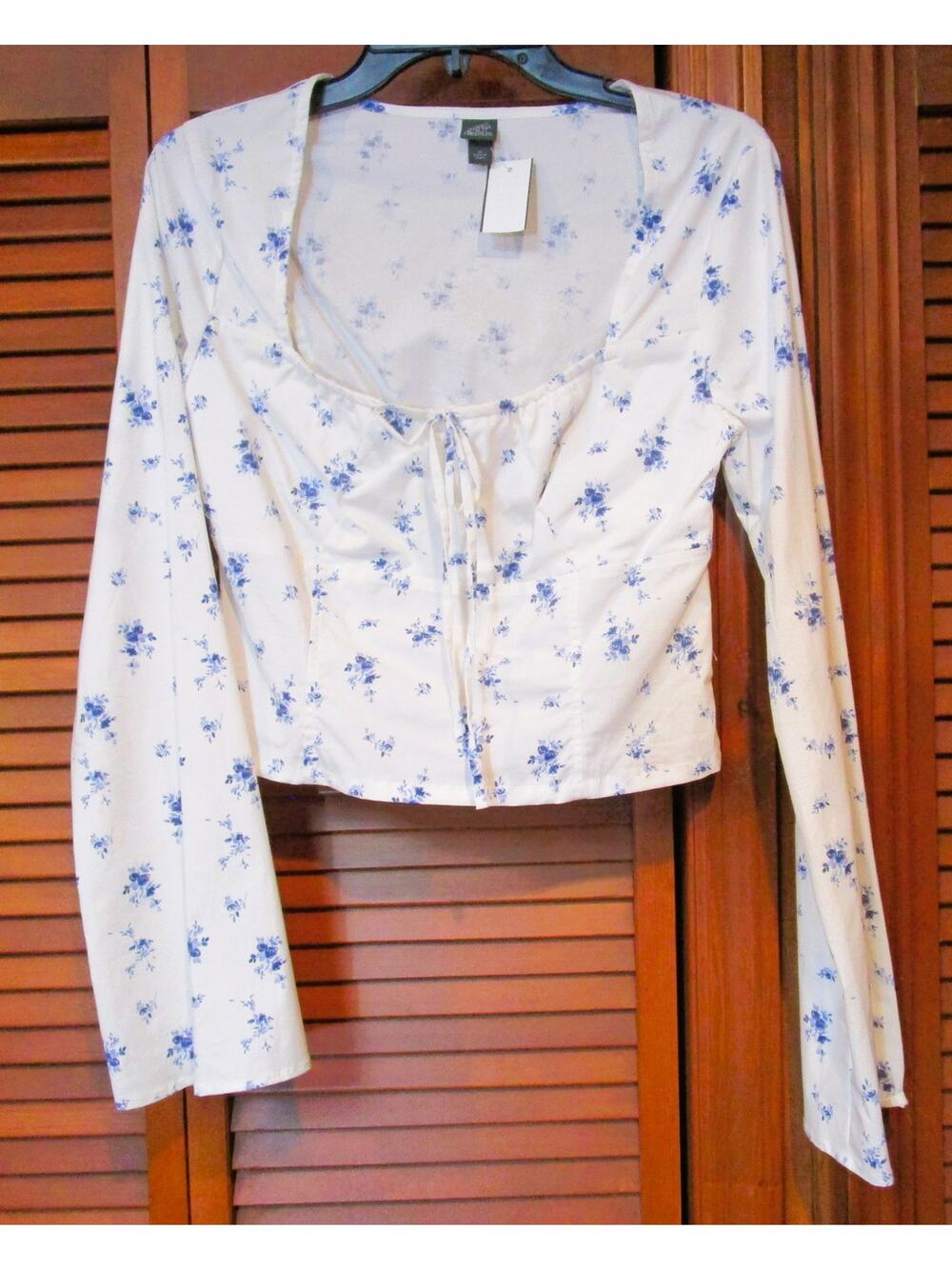 Wild Fable Women's Smocked Crop Top Blue Floral Pattern Size Medium Coquette